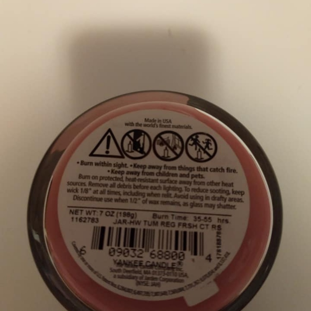 Yankee Candle. Fresh Cut Roses. - Picture 2 of 4